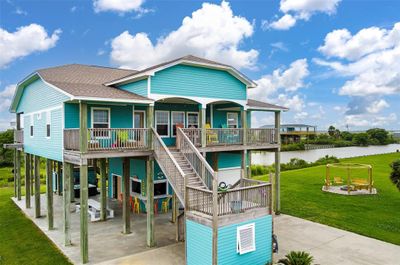 1109 Pompano Drive, House other with 4 bedrooms, 2 bathrooms and null parking in Crystal Beach TX | Image 1