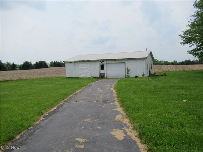 Driveway down to the Garage | Image 4
