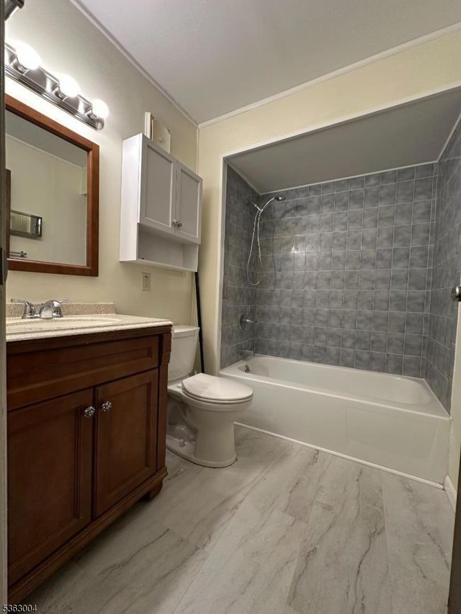 B - 390 Shore Dr, Townhouse with 1 bedrooms, 1 bathrooms and null parking in Montague NJ | Image 7