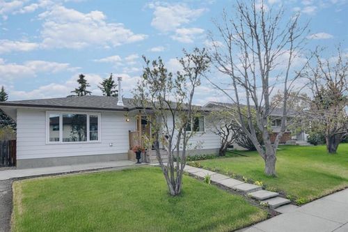6140 Dalmarnock Cres Nw, Calgary, AB, T3A1H2 | Card Image