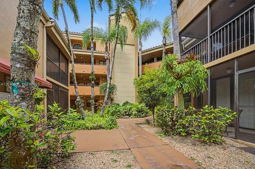 206-15575 Miami Lakeway N, Miami Lakes, FL, 33014-5580 | Card Image