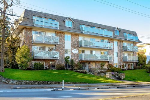 204-710 Lampson St, Esquimalt, BC, V9A6A6 | Card Image