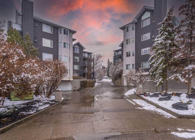 210 - 10 Sierra Morena Mews Sw, Home with 2 bedrooms, 2 bathrooms and 2 parking in Calgary AB | Image 1