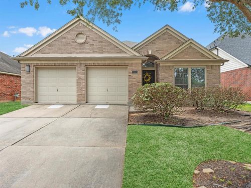 2042 Shore Breeze Dr, Pearland, TX, 77584-1792 | Card Image