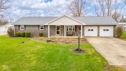 1334 S Onyx Ct, New Castle, IN, 47362-8902 | Card Image