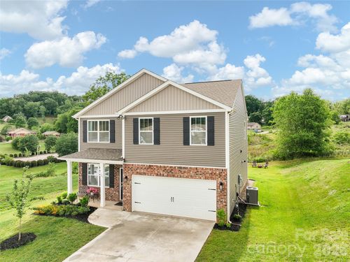 129 Valleywood Dr, Waynesville, NC, 28786-1567 | Card Image