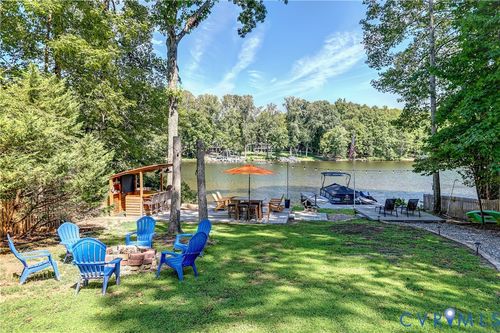352 Lake Caroline Dr, Ruther Glen, VA, 22546-5025 | Card Image