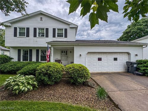 453 Gardenview Dr, Youngstown, OH, 44512-6510 | Card Image
