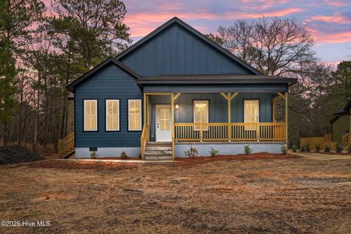 147 Creek Bend Dr, Vass, NC, 28394-9621 | Card Image