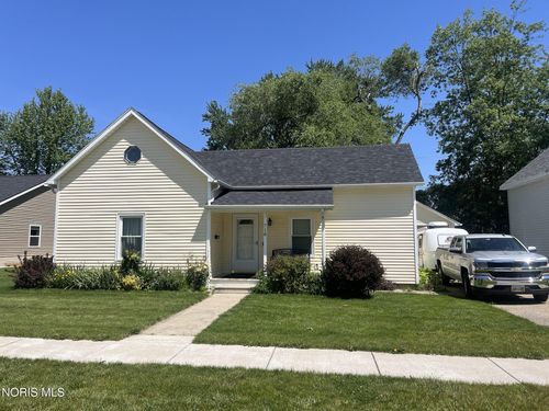 718 Park St, Napoleon, OH, 43545-1436 | Card Image
