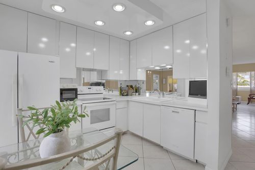 apt-202-1891 S Ocean Dr, Hallandale Beach, FL, 33009-7628 | Card Image