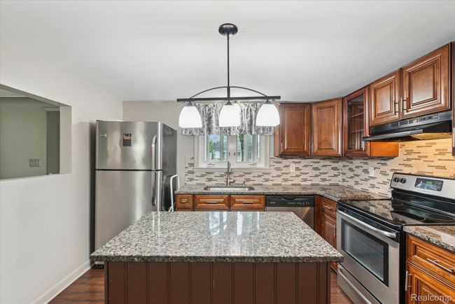 15-Kitchen.jpg | Image 16