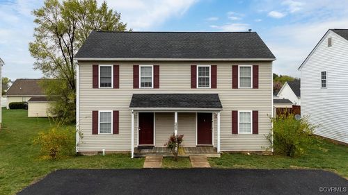 2405 Mosley St, WAYNESBORO, VA, 22980-2384 | Card Image