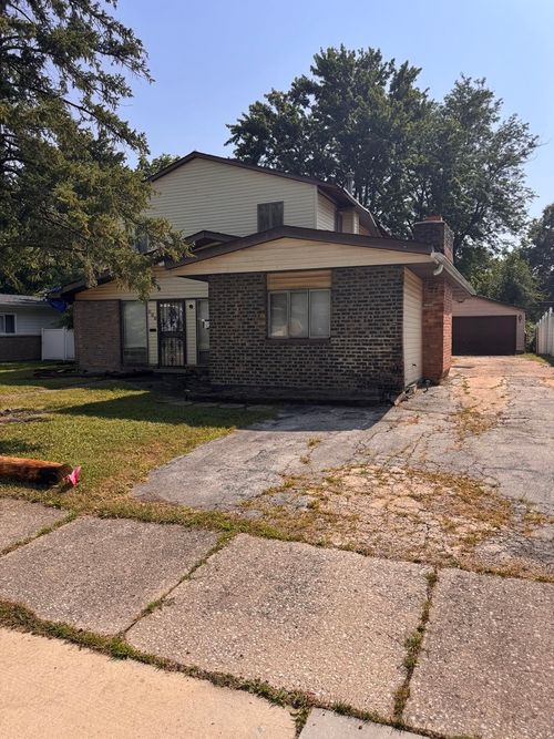 311 Windsor St, Park Forest, IL, 60466-1517 | Card Image