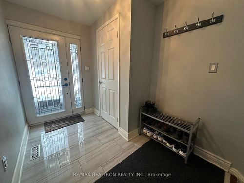 8 Windy Golfway, East York, ON, M3C3A7 | Card Image