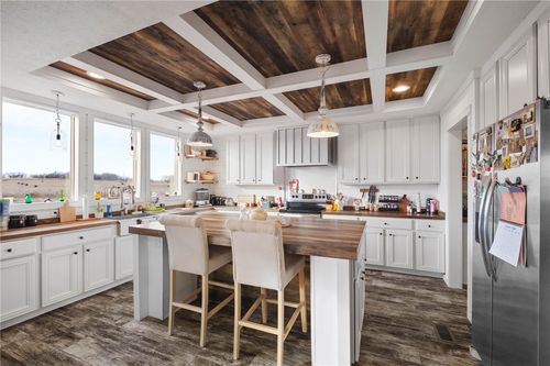 22083 Leonard Ranch Rd, Gravette, AR, 72736-9466 | Card Image