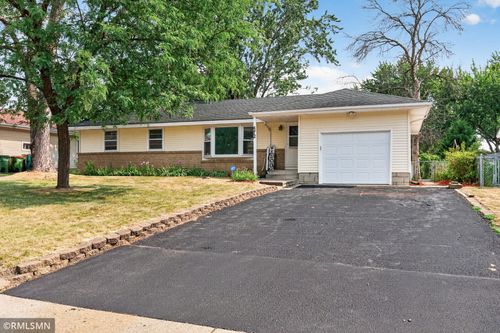 672 80th Ave Ne, Spring Lake Park, MN, 55432-1902 | Card Image