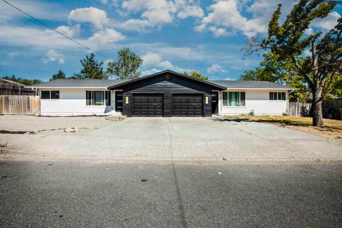 53-55-53 Sw Eastern Ave, Grants Pass, OR, 97526-2452 | Card Image