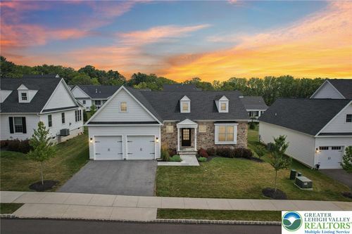 4459 Old Saucon Rd, Bethlehem, PA, 18015-8705 | Card Image