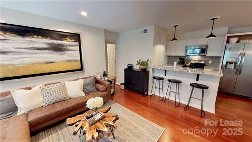 apt-d-415 W 8th St, Charlotte, NC, 28202-2727 | Card Image