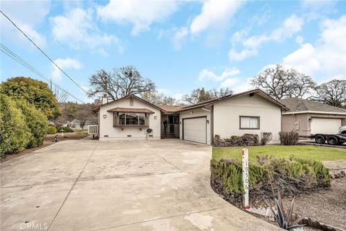 19506 Old Creek Rd, Hidden Valley Lake, CA, 95467-8578 | Card Image