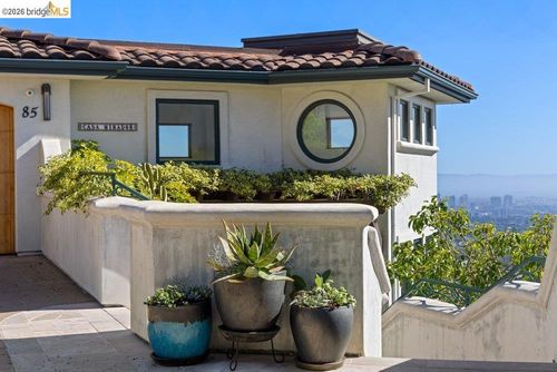 85 Gravatt Dr, Berkeley, CA, 94705-1526 | Card Image