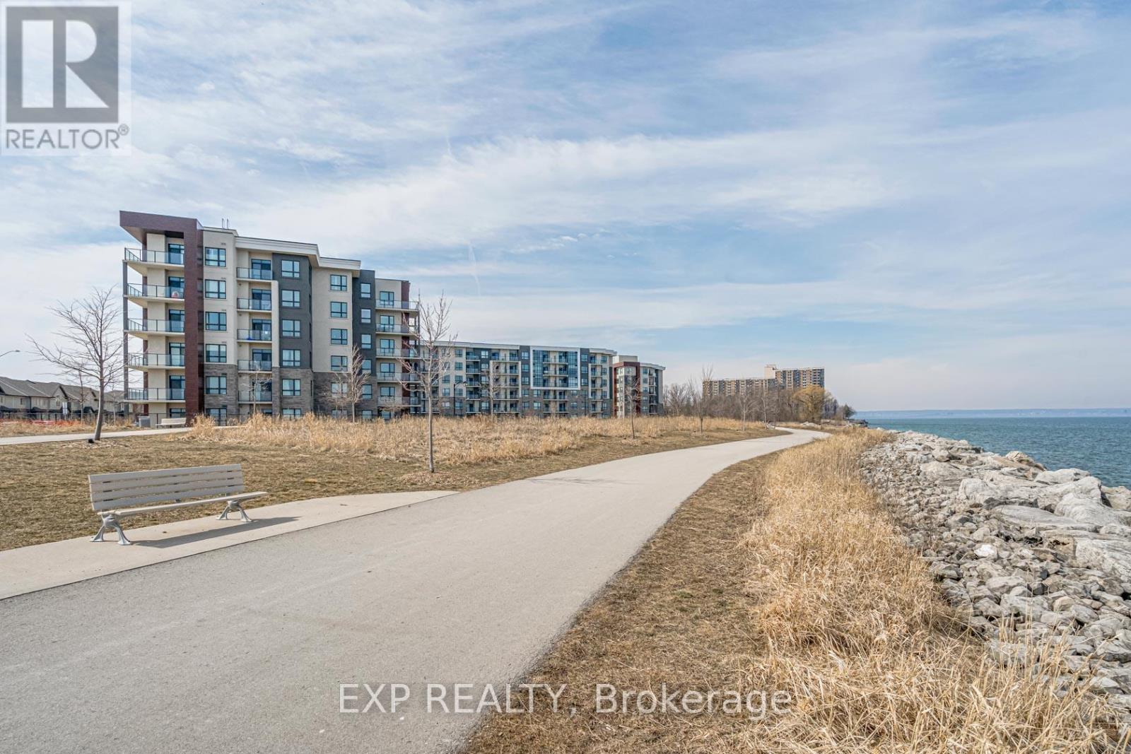 Residential Lease in Hamilton (Lakeshore) 4
