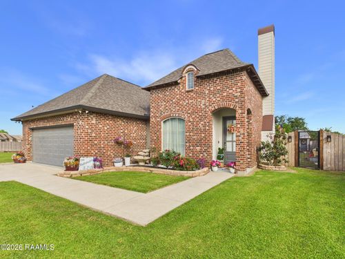 520 Braxton Dr, Youngsville, LA, 70592-5570 | Card Image