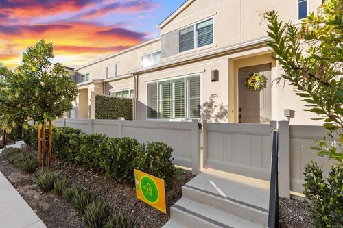 323 Seedling Way, Fallbrook, CA, 92028-6544 | Card Image