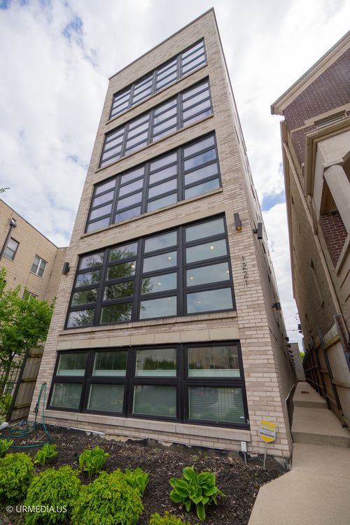 1-1221 E 46th St, Chicago, IL, 60653-4501 | Card Image