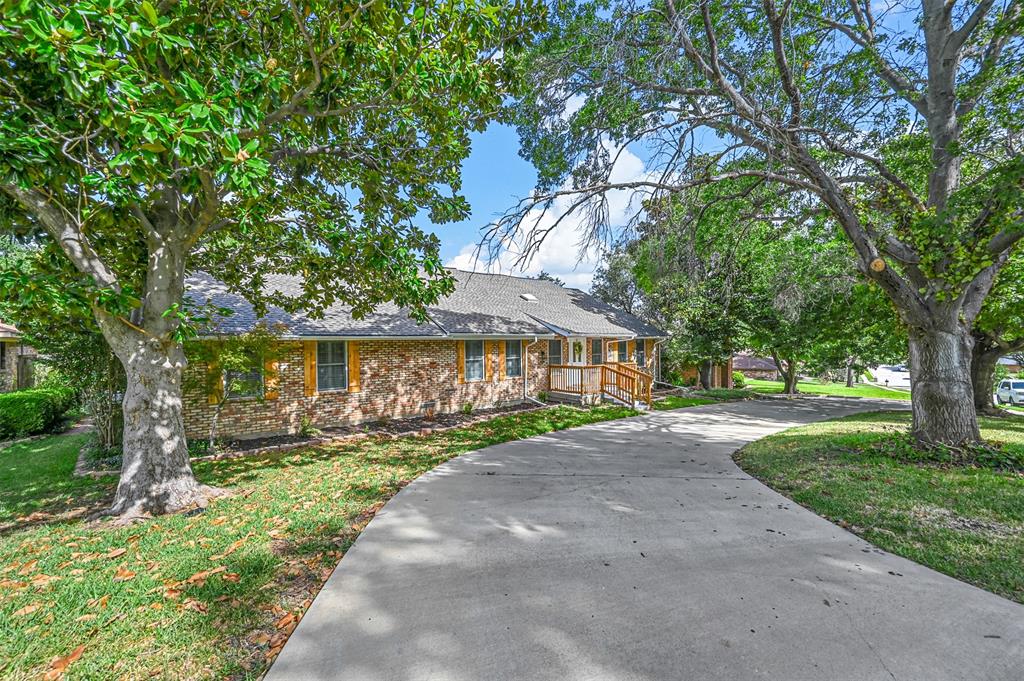 Village Green Dr, Irving, TX 75038