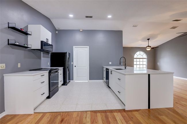 26733 Green Willow Run, House other with 3 bedrooms, 2 bathrooms and null parking in ZEPHYRHILLS FL | Image 19