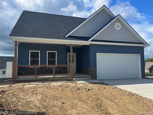 7453 Village Ct, Springfld Twp, MI, 48350-2555 | Card Image