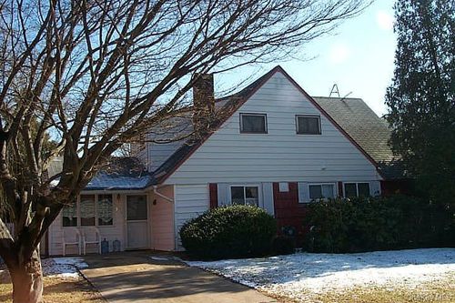 15 Ponder Lane, Hempstead, NY, 11756 | Card Image