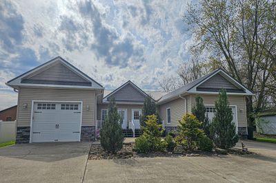 833 A 4th Ave, Home with 3 bedrooms, 2 bathrooms and 1 parking in Gallipolis OH | Image 2