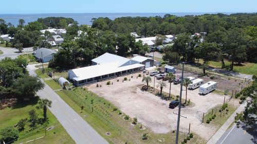 2390 Oak St, Carrabelle, FL, 32322-9028 | Card Image