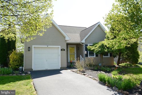 1401 Beverly Dr, QUAKERTOWN, PA, 18951-6202 | Card Image