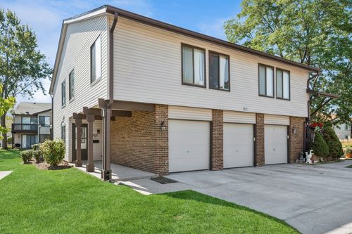 unit-2-1323 Kingsbury Dr, Hanover Park, IL, 60133-7352 | Card Image