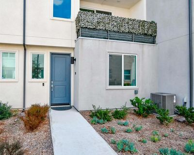 30 - Seacliff Pl, Townhouse with 4 bedrooms, 3 bathrooms and 2 parking in San Diego CA | Image 1