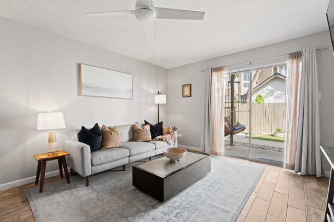 104 Cove E, Condo with 3 bedrooms, 2 bathrooms and null parking in Horseshoe Bay TX | Image 12
