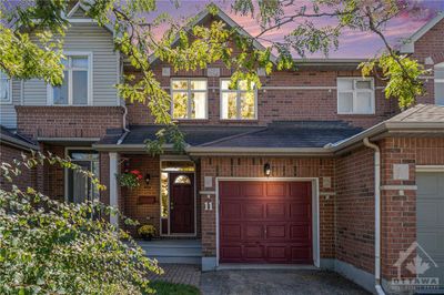 11 Kimberwick Cres, Townhouse with 3 bedrooms, 3 bathrooms and 3 parking in Ottawa ON | Image 3