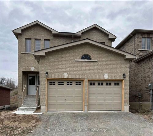 5 Revol Road, Penetanguishene, ON, L9M1N8 | Card Image