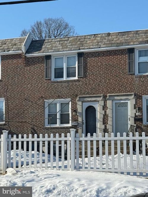 139 W Madison Ave, Clifton Hts, PA, 19018-2519 | Card Image