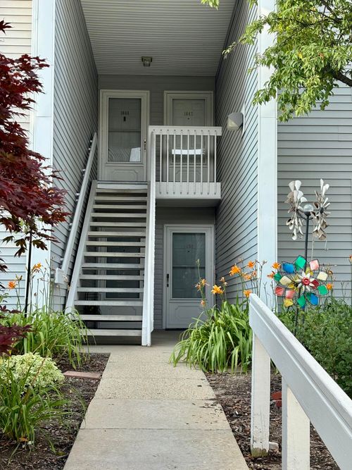 1642 Weatherstone Dr, Ann Arbor, MI, 48108-3357 | Card Image