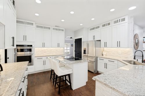 2817 Valencia Ln, Schertz, TX, 78154-3702 | Card Image