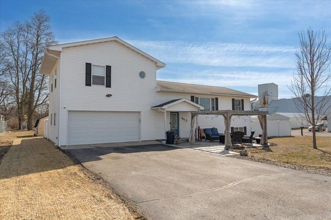 02-Front of Home.jpg | Image 26
