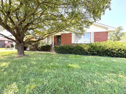 221 W Harrison Dr, Seymour, IN, 47274-3117 | Card Image
