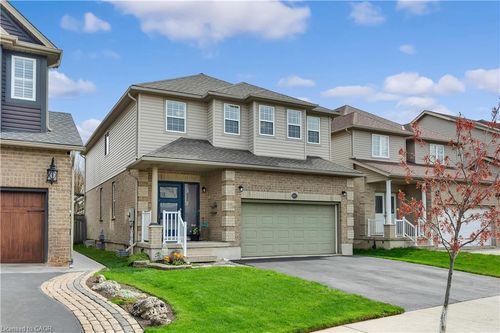 835 Brandenburg Boulevard, Waterloo, ON, N2T2X3 | Card Image