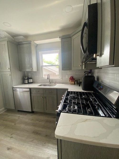 6 Stone Ave, Elmwood Park, NJ, 07407-1151 | Card Image
