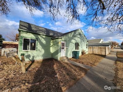 209 W 2nd Avenue, House other with 3 bedrooms, 1 bathrooms and 1 parking in Ritzville WA | Image 1